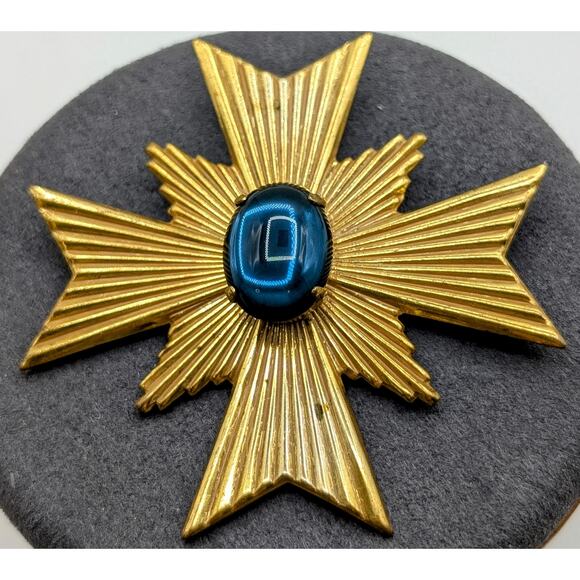 Rare Signed Vintage Miriam Haskell Gold Tone Blue Cabochon Maltese Cross Brooch - Picture 1 of 5